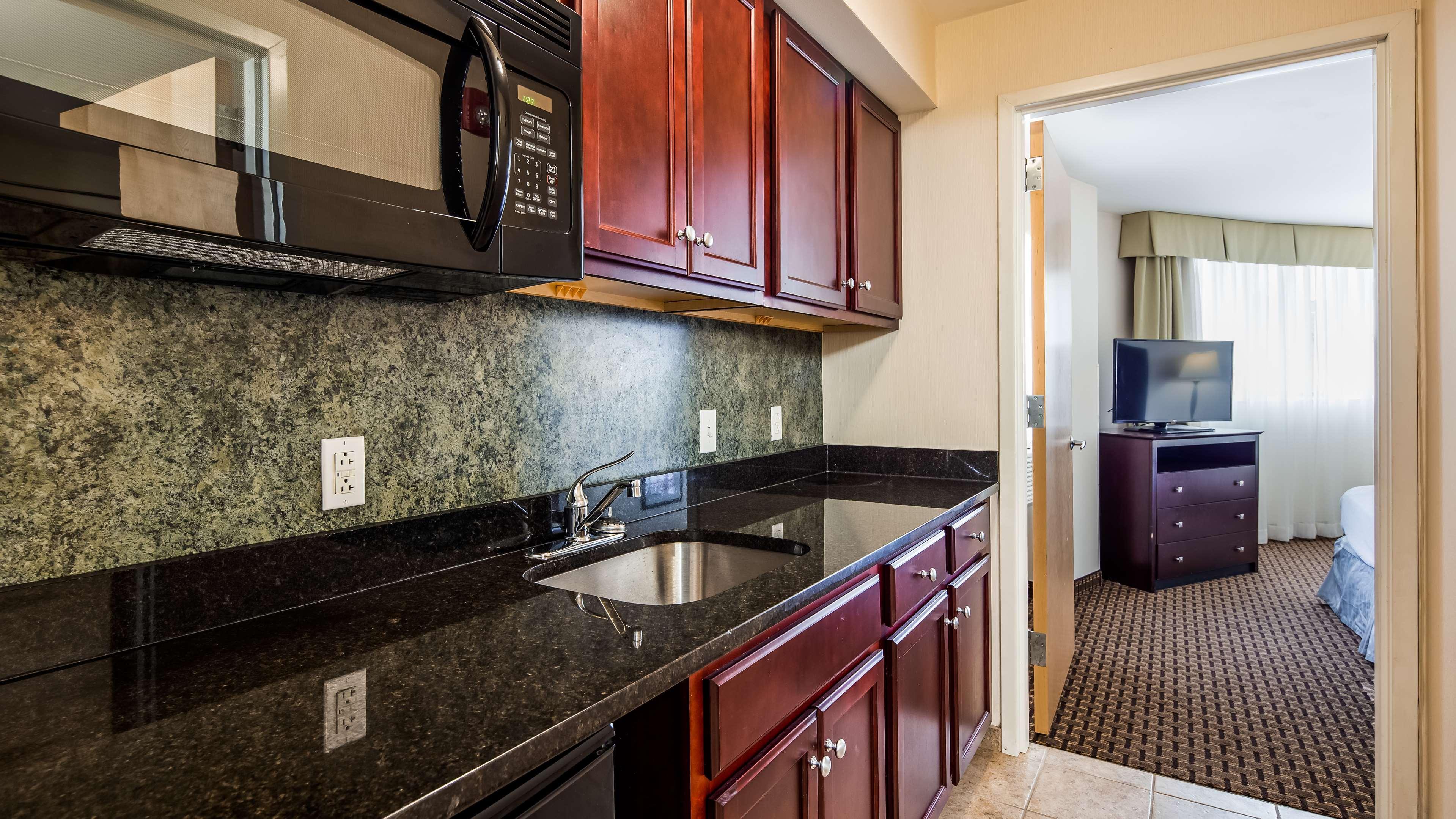 Best Western Plus Philadelphia Airport South - At Widener University Chester Dış mekan fotoğraf