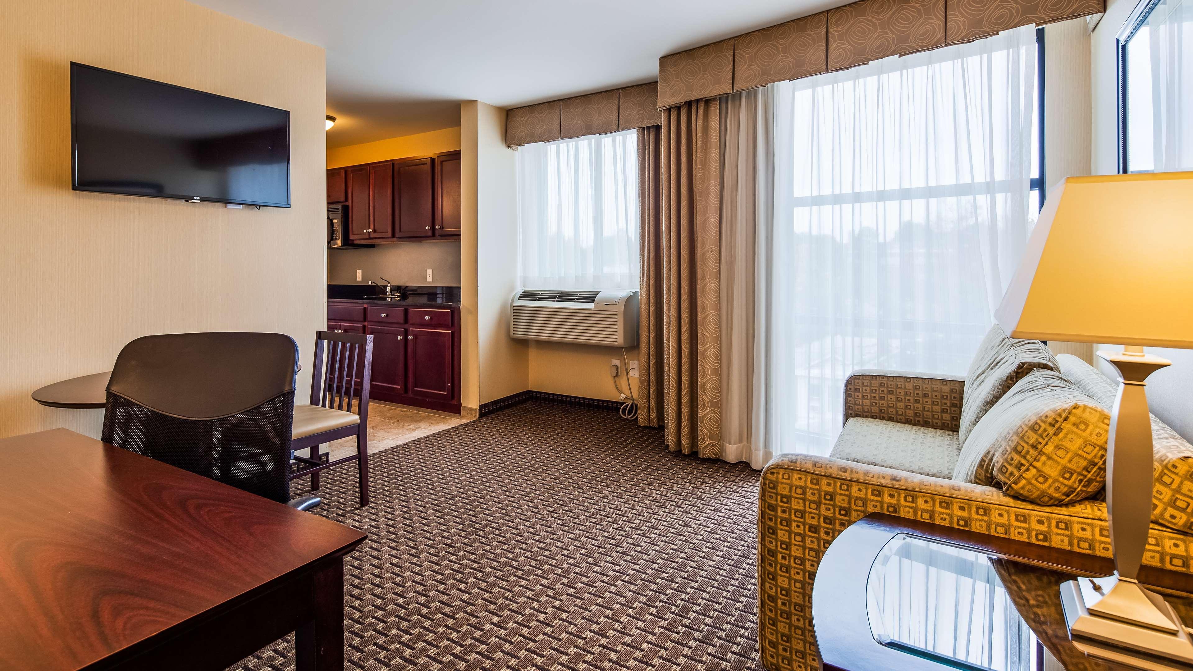 Best Western Plus Philadelphia Airport South - At Widener University Chester Dış mekan fotoğraf